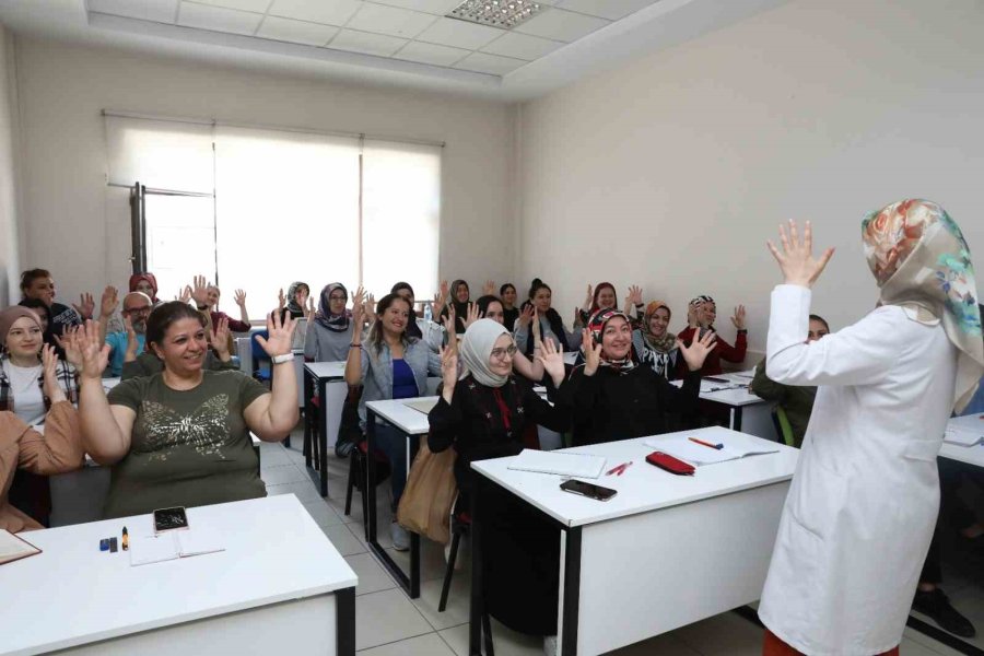 Kaymek’ten Bir İlk Daha: Türk İşaret Dili Sınavına Hazırlık Kursu