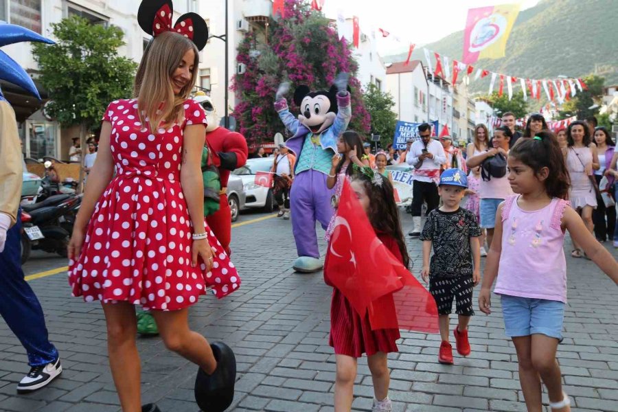 Uluslararası Likya Kaş Kültür Ve Sanat Festivali Başladı