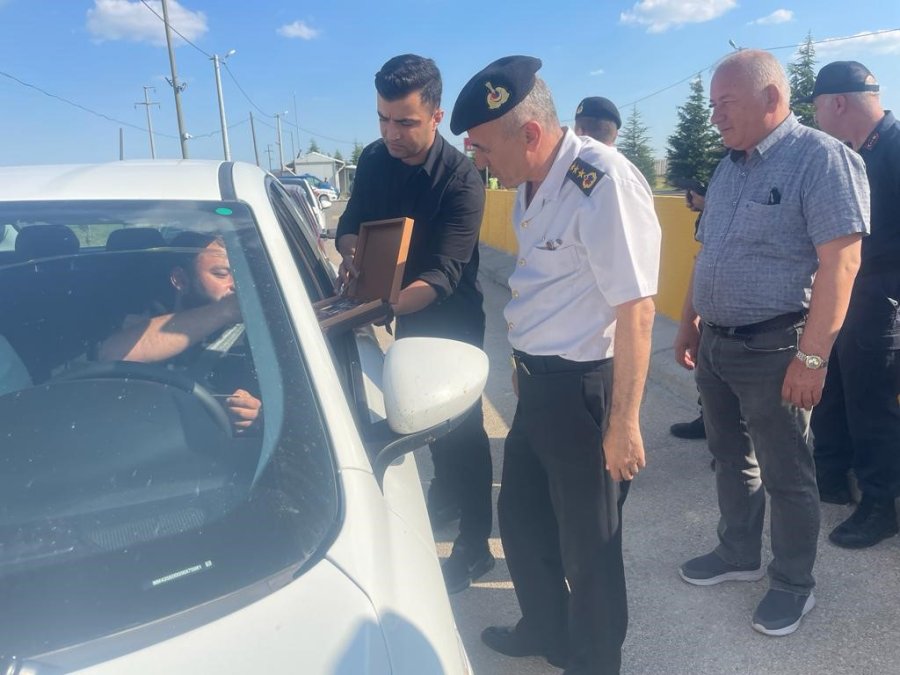 Jandarmadan Bayram Öncesi Trafik Ve Asayiş Uygulaması