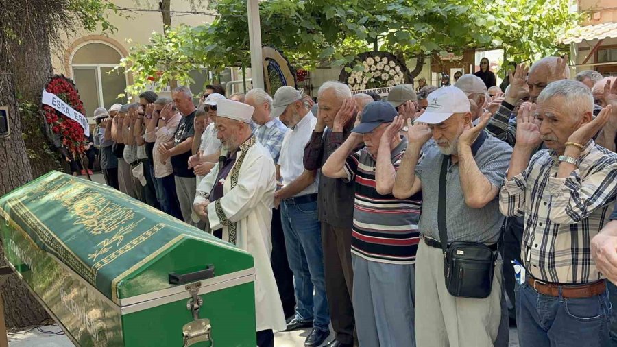 Eski Milli Voleybolcu Neslihan Demir’in Babası Son Yolculuğuna Uğurlandı