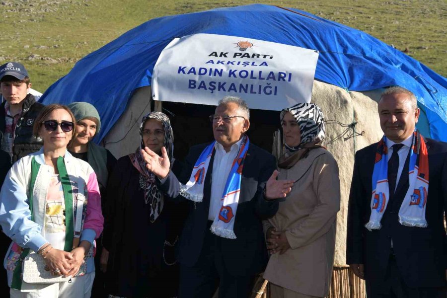 Vali Çiçek Ve Başkan Büyükkılıç, Akkışla Yoğurt Bayramı Ve Kilim Festivali’nde Vatandaşla Buluştu