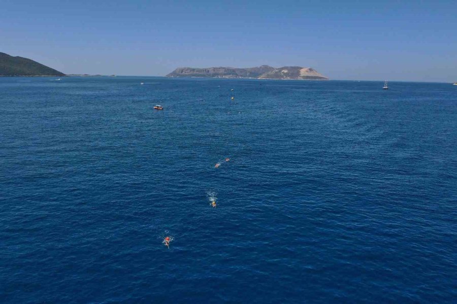 17. Uluslararası Meis-kaş Yüzme Yarışı Yapıldı