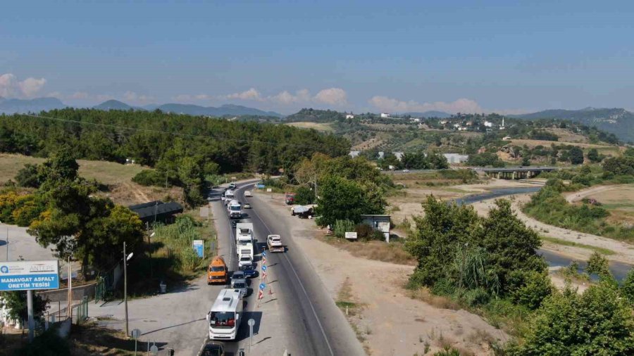 Bayramda Nüfusun İkiye Katlanması Beklenen Antalya’ya Tatilci Akını