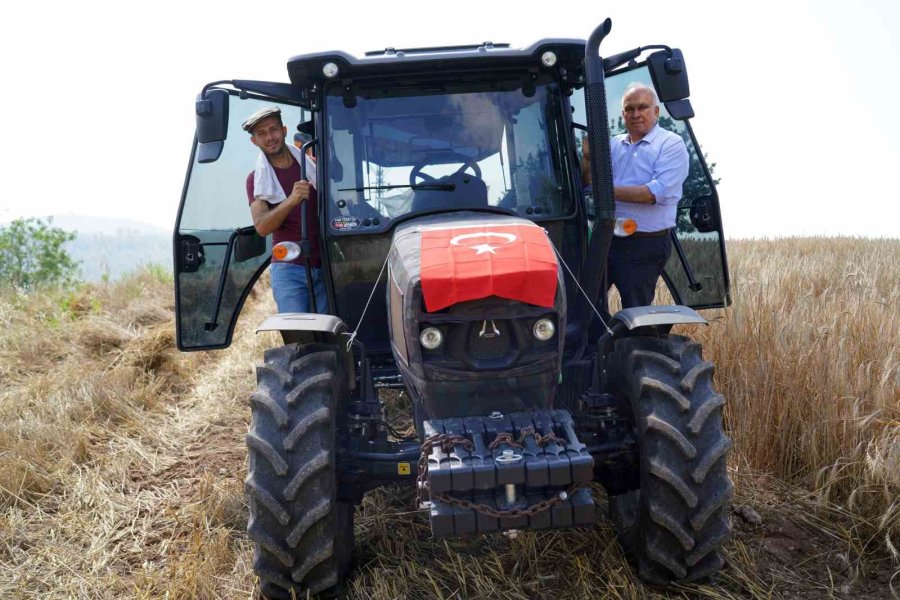 Örnek Projeyle Atıl Araziler Üretime Kazandırıldı, İlk Hasat Yapıldı