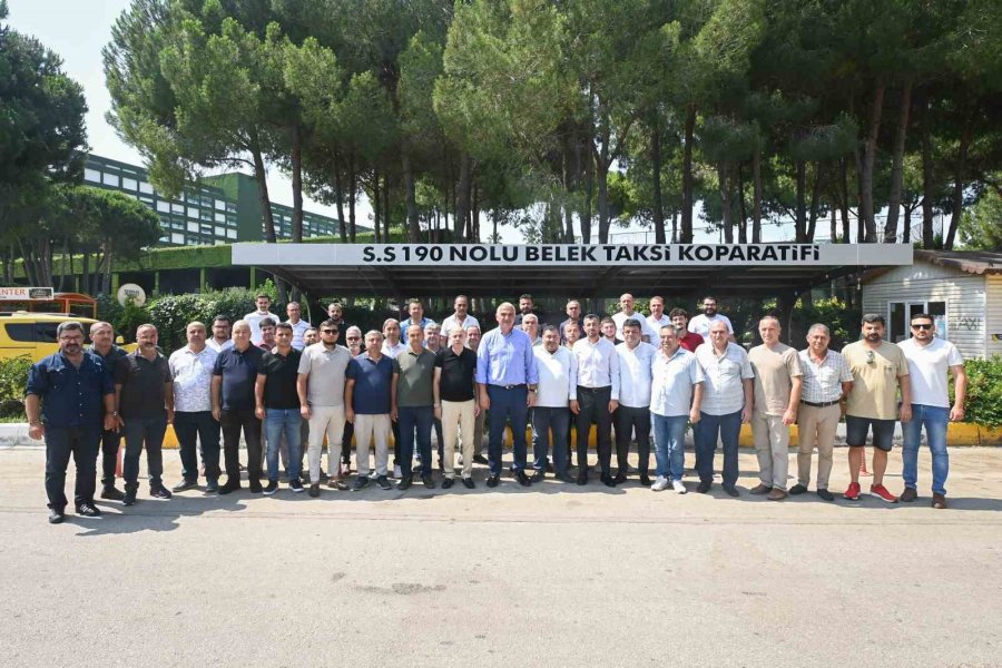 Bakan Ersoy, Turizm Bölgesi Belek’te Taksici Esnafıyla Bayramlaştı