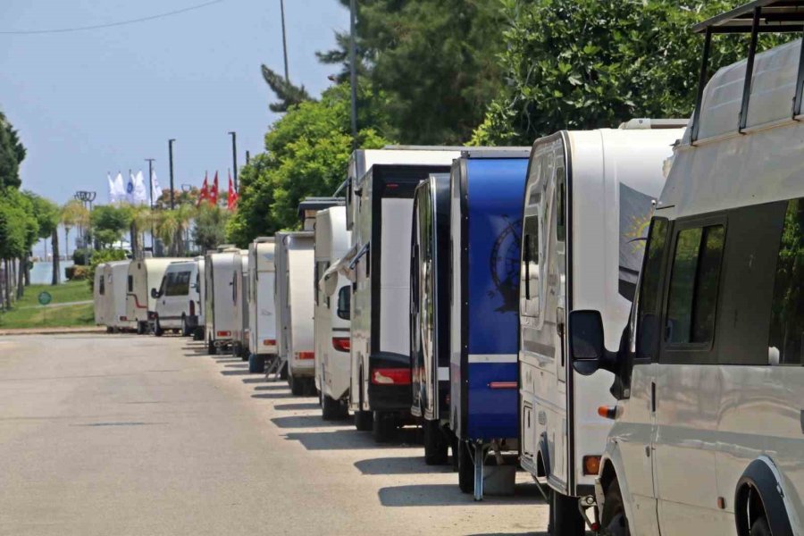 4 Kişilik Ailede 100 Bin Liraya Kadar Çıkan 5 Yıldızlı Otel Fiyatları, Yerli Tatilcileri Karavanlara Yöneltti