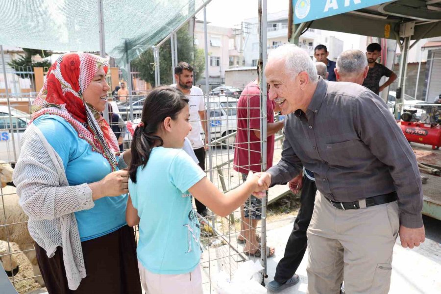 Başkan Gültak Vatandaşlarla Bayramlaştı