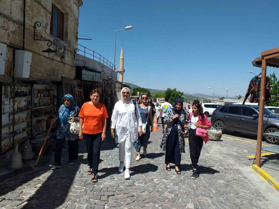 Akdeniz Belediyesinden Kadınlara Bayram Hediyesi; Kapadokya Gezisi