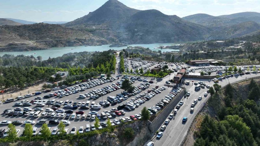 Selçuklu’nun Sembol Mekanları Ziyaretçi Akınına Uğradı