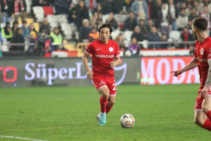 Antalyaspor, Japon Futbolcu Shoya Nakajima İle Yollarını Ayırdı