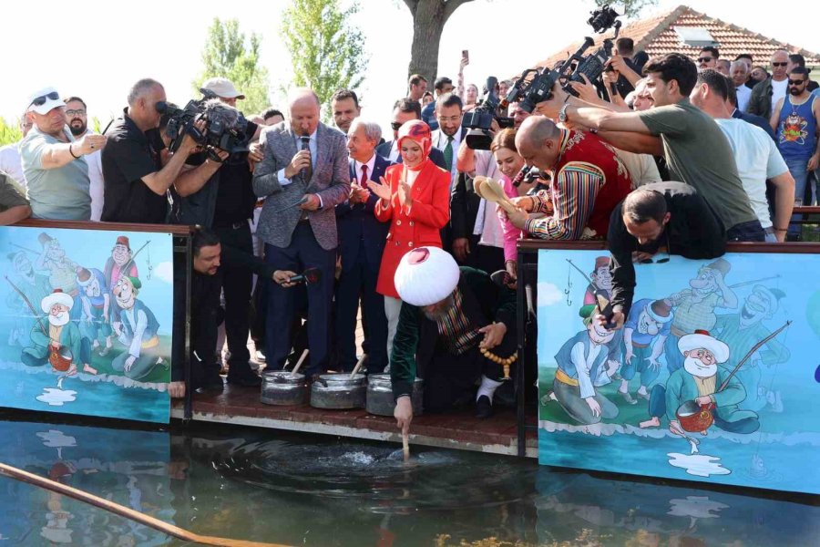 Nasreddin Hoca Göle Mayayı “bu Kez Tutacak” Temennisi İle Çaldı