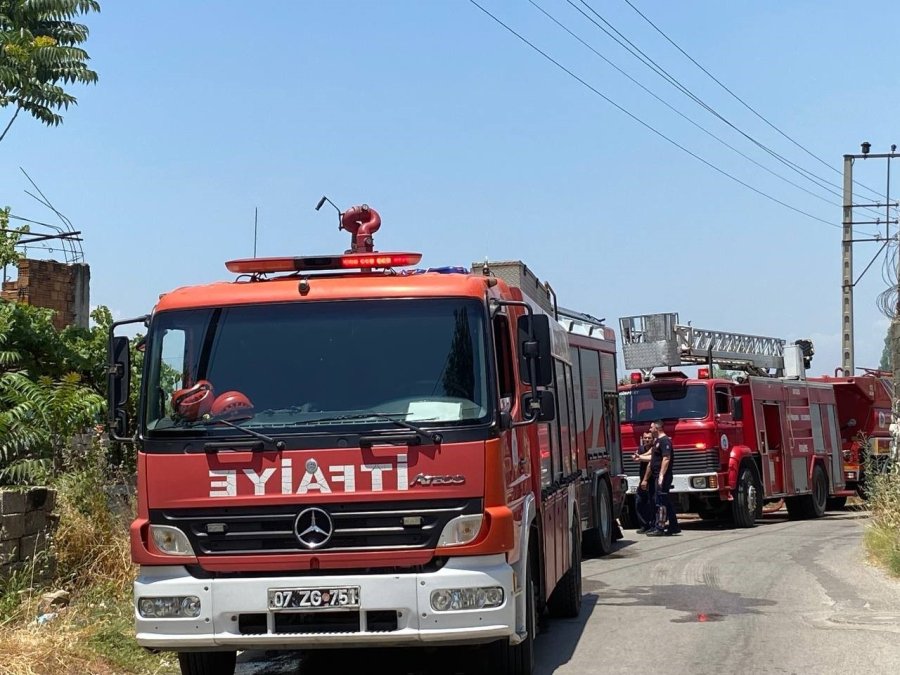 Kardeşlere Miras Kalan Ev Alev Alev Yandı