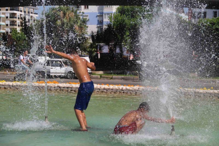 Antalya’da Çocukların Tehlikeli Serinlik Sezonu Açıldı