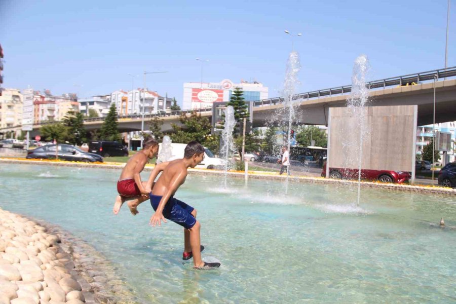 Antalya’da Çocukların Tehlikeli Serinlik Sezonu Açıldı