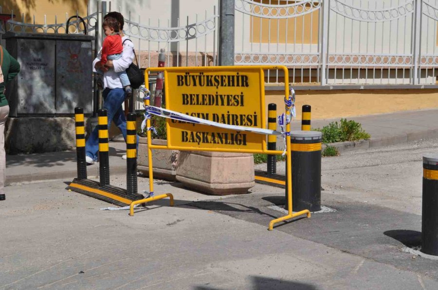 Odunpazarı Esnafı O Caddenin Artık Trafiğe Açılmasını İstiyor