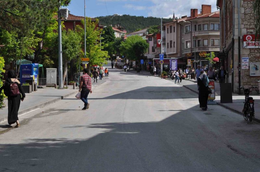 Odunpazarı Esnafı O Caddenin Artık Trafiğe Açılmasını İstiyor