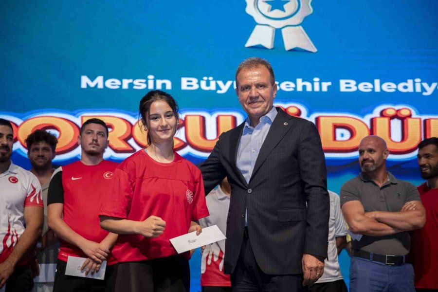 Mersin Büyküşehir Belediyesinden Başarılı Sporcu Ve Antrenörlere 2 Milyon 616 Bin Lira Ödül