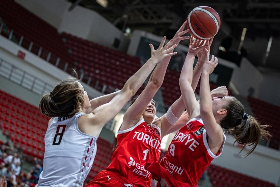 18 Yaş Altı Kız Basketbol Milli Takımı Çeyrek Finalde