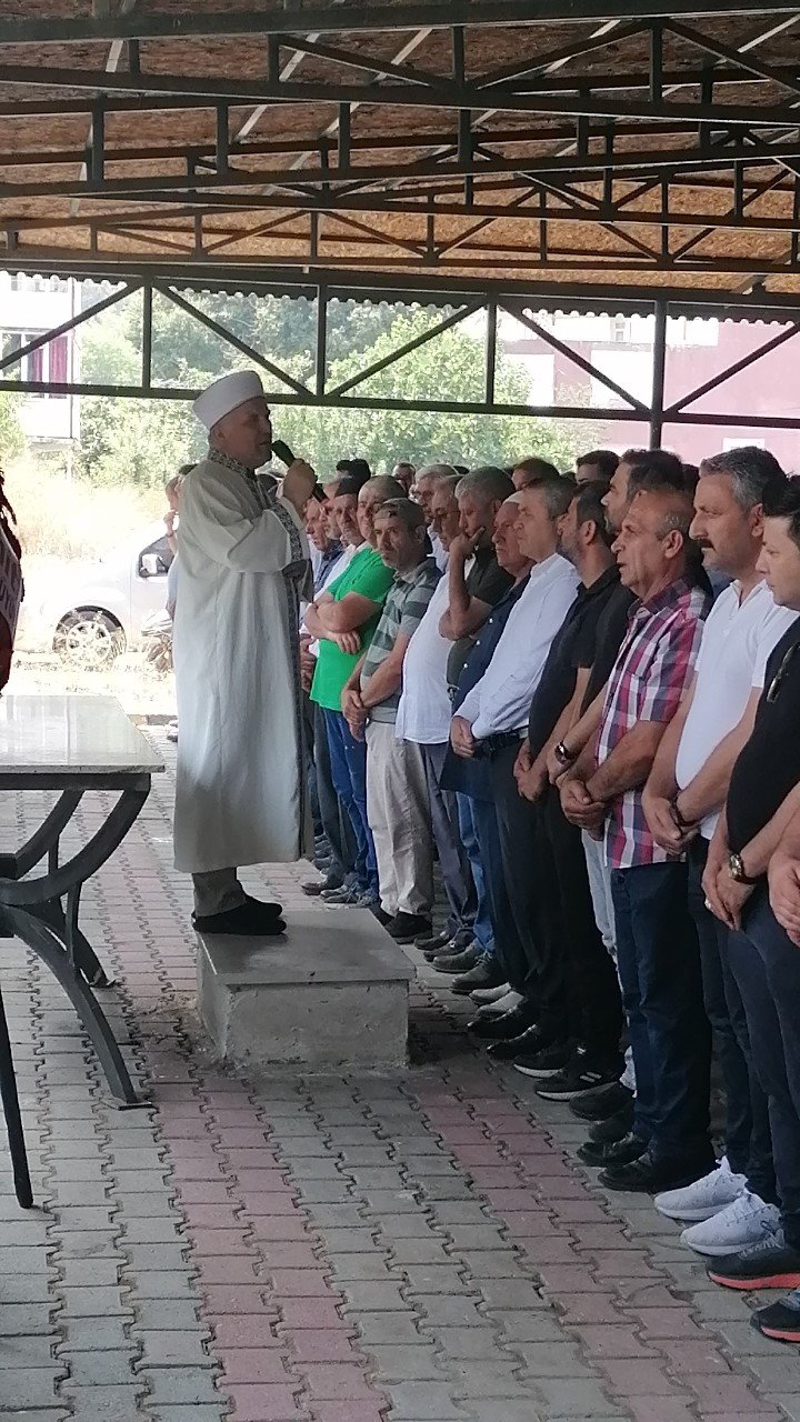 Tedavi Gördüğü Hastanede Hayatını Kaybeden Muhtar, Son Yolculuğuna Uğurlandı