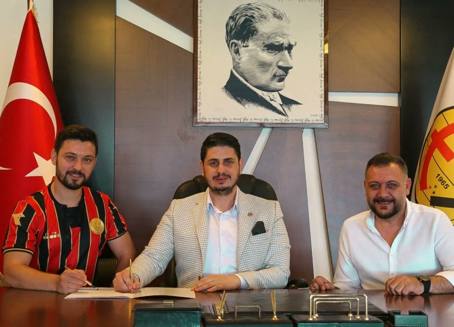 Eskişehirspor’a Şampiyon Anadolu Üniversitesi’nden Orta Saha Takviyesi