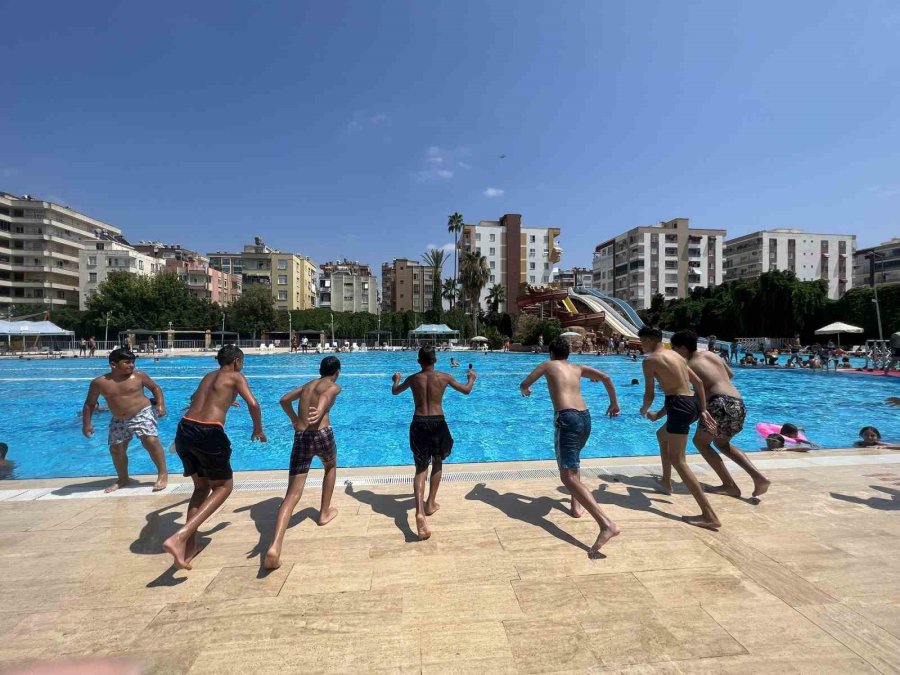 Tarsus Su Parkı, 2023 Yaz Sezonu Yoğun İlgiyle Açıldı