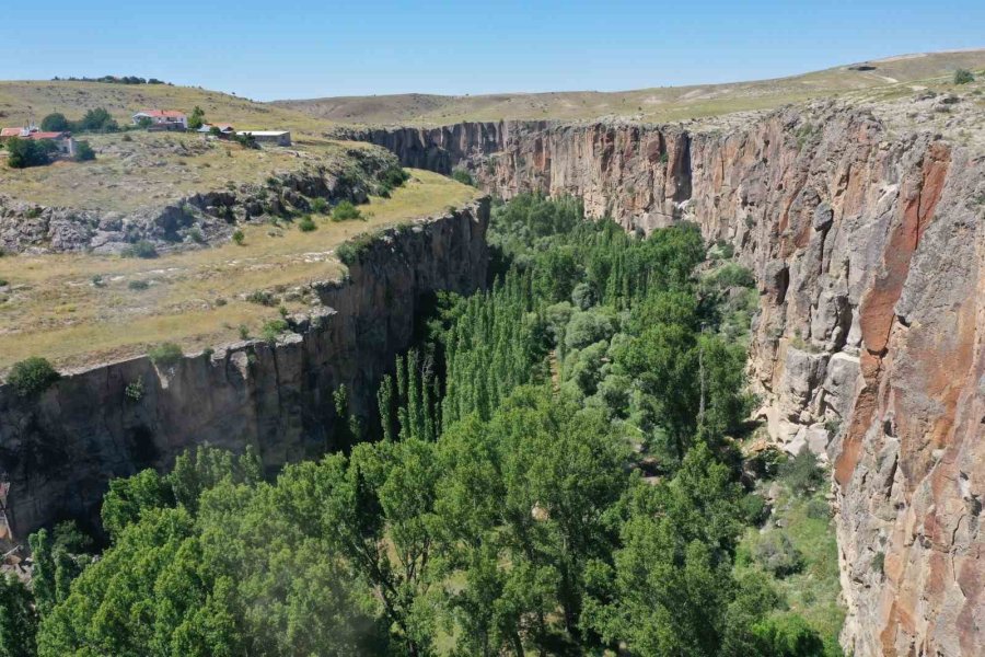 Dünyanın 2. Büyük Kanyon Vadisi Cam Terastan İzlenecek