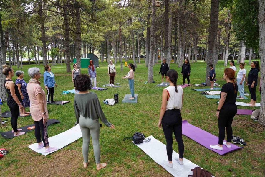 Açık Havada Yoga Keyfi