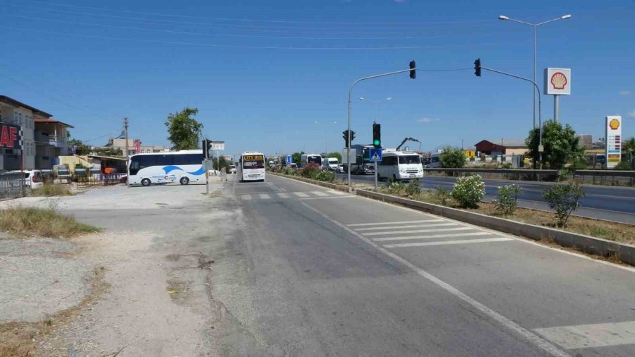 Otobüsle Çarpışan Motosikletin Genç Sürücüsü Hayatını Kaybetti