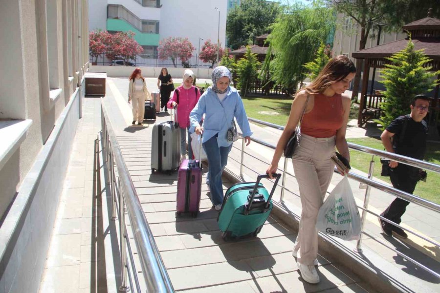 Antalya’da Gençlere 5 Yıldızlı Otel Konforunda Ücretsiz Tatil Başladı