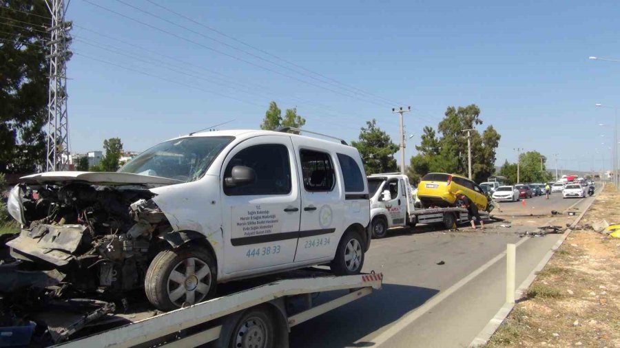 Mersin’de Trafik Kazası: 5 Yaralı