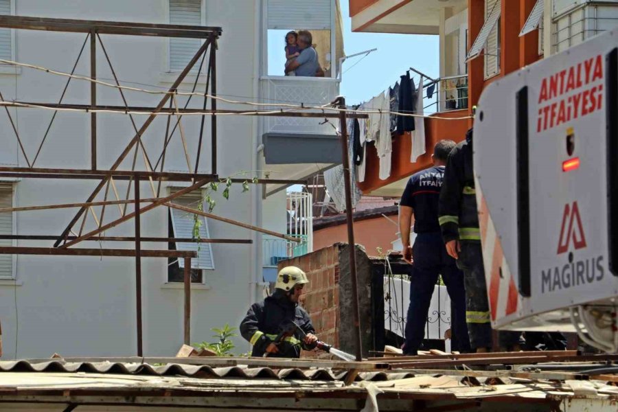 Boşaltılan İş Yerindeki Kaynak Çalışması Yangın Çıkardı