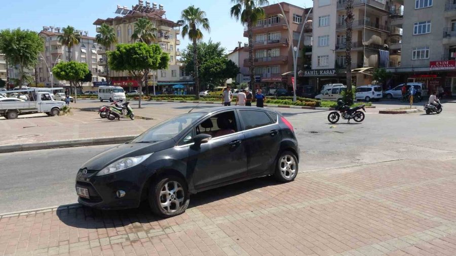 Aynı Yerde 1 Saat Arayla Meydan Gelen Kazalarda Motosiklet Sürücüleri Yaralandı