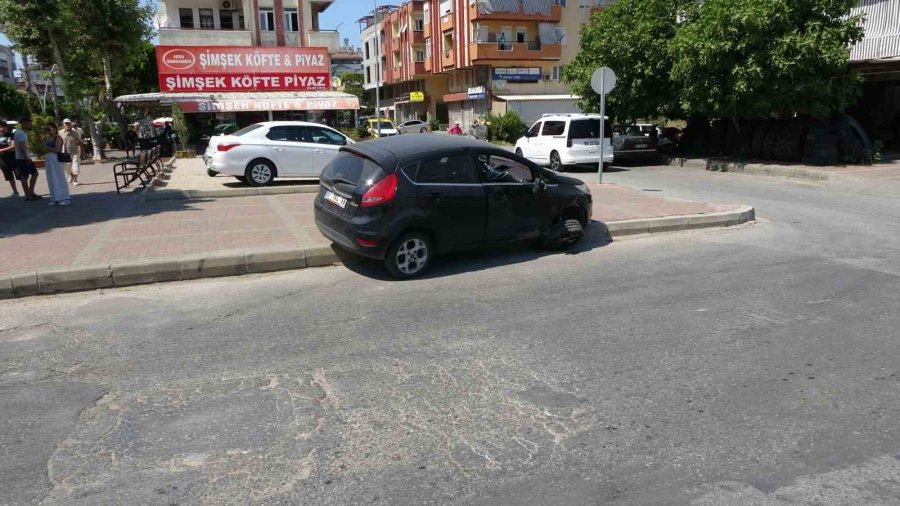 Aynı Yerde 1 Saat Arayla Meydan Gelen Kazalarda Motosiklet Sürücüleri Yaralandı