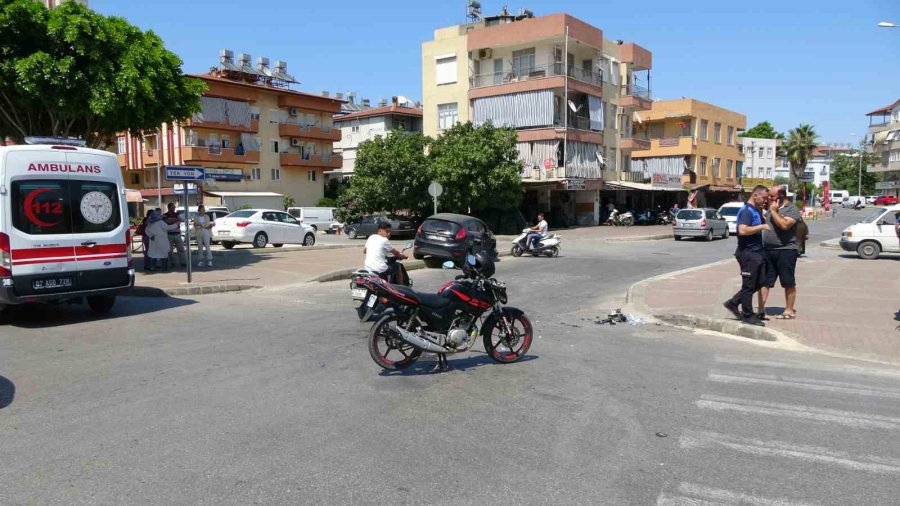 Aynı Yerde 1 Saat Arayla Meydan Gelen Kazalarda Motosiklet Sürücüleri Yaralandı