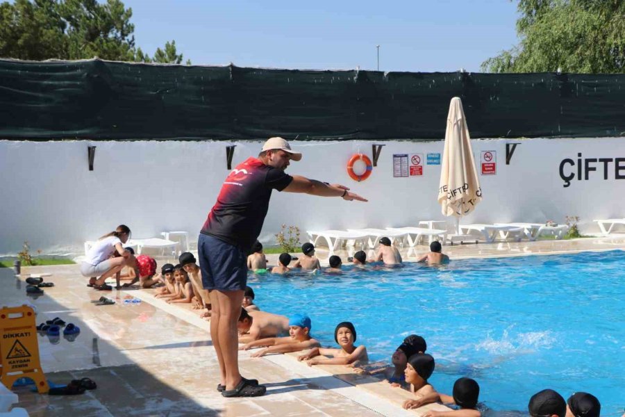 Çifteler’de Yaz Okulu Kursları Hız Kesmeden Devam Ediyor