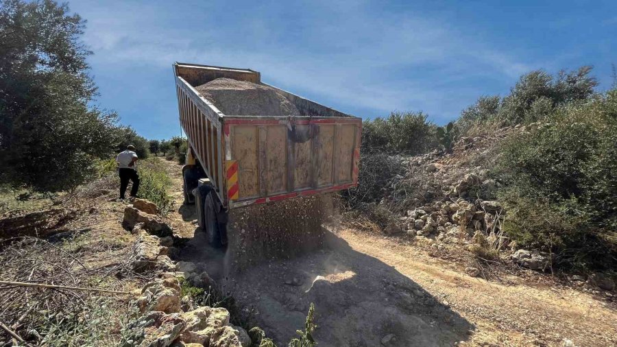 Tarsus’ta Kırsal Mahallelerin Sorunları Çözülüyor