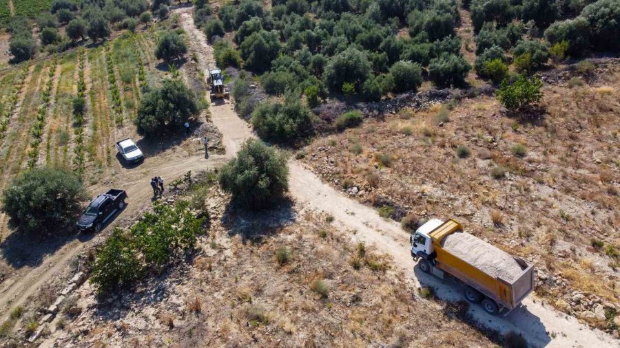 Tarsus’ta Kırsal Mahallelerin Sorunları Çözülüyor