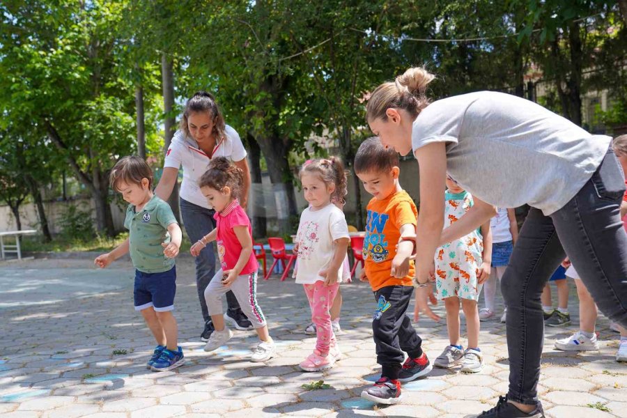 Oyunlarla Hem Öğreniyor, Hem Keşfetmenin Keyfini Yaşıyor Hem De Arkadaşlarıyla Sosyalleşiyorlar