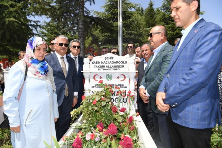 15 Temmuz’un 7. Yıl Dönümünde Şehitler Antalya’da Da Mezarı Başında Anıldı