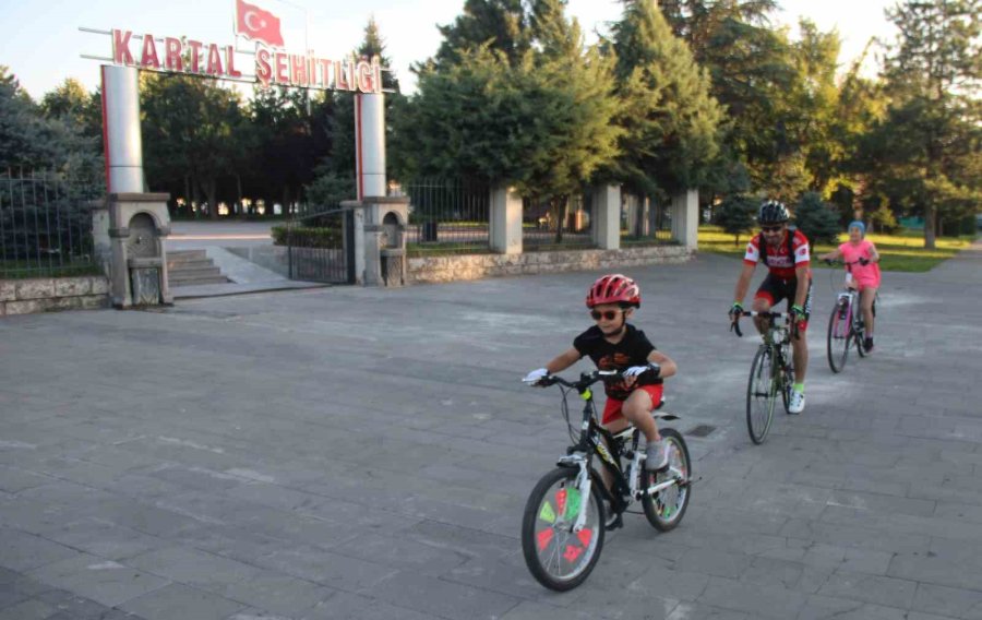 Şehit Halisdemir’in Kabrine Ulaşmak İçin 220 Kilometre Pedal Çevirecekler