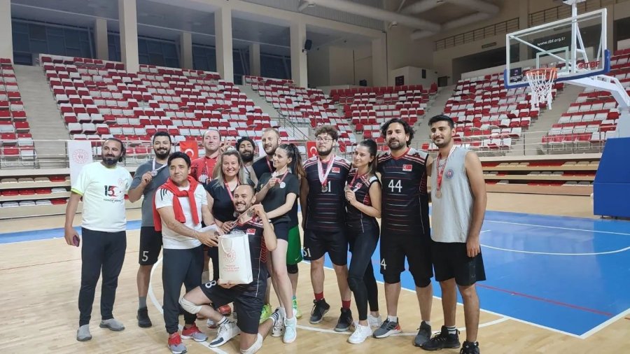 15 Temmuz Demokrasi Ve Milli Birlik Günü Anısına Voleybol Turnuvası