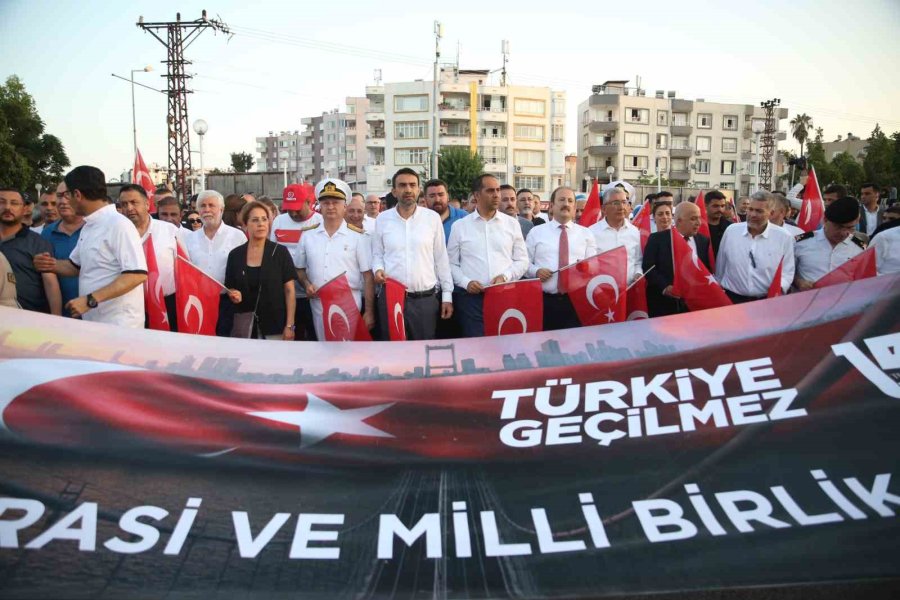 Mersinliler, 15 Temmuz’un Yıl Dönümünde Meydanlara Akın Etti