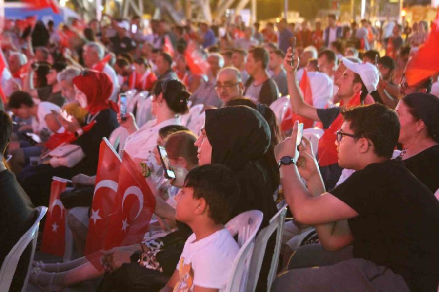 Antalya 15 Temmuz’da Tek Yürek Oldu