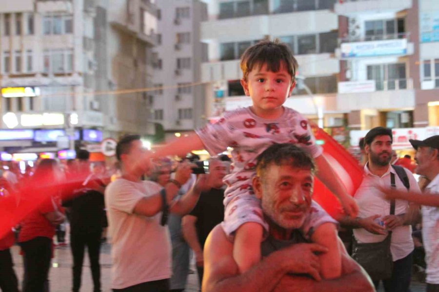 Antalya 15 Temmuz’da Tek Yürek Oldu