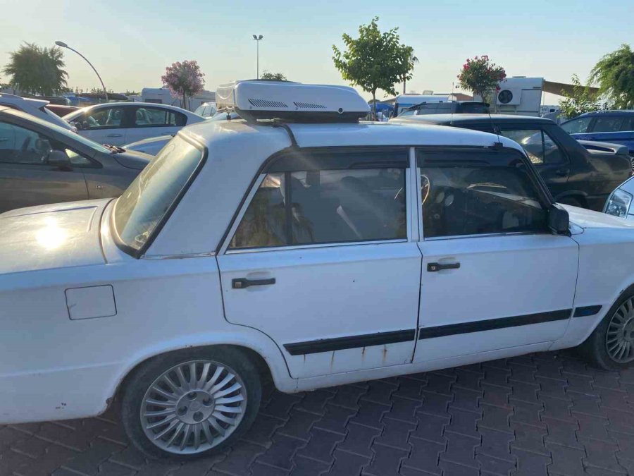 Çöl Sıcaklarıyla Baş Edemedi, 1992 Model Otomobiline Ev Tipi Klima Taktırdı