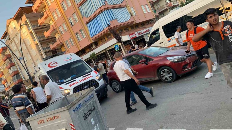 ’u’ Dönüşü Yaparken Otomobilin Çarptığı Bisikletli Yaralandı