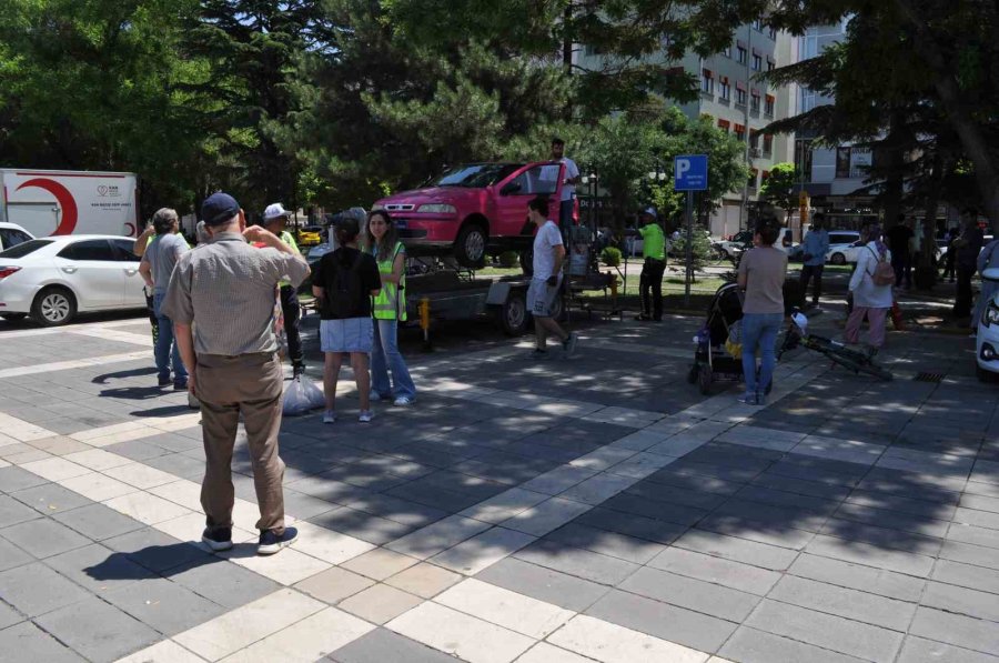 Emniyet Kemeri Takmanın Önemi Uygulamalı Olarak Anlatıldı