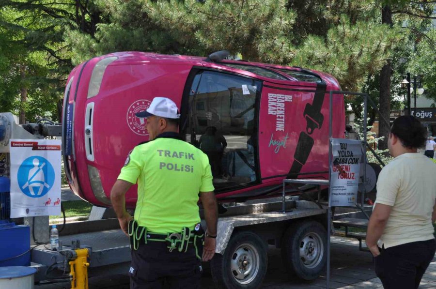 Emniyet Kemeri Takmanın Önemi Uygulamalı Olarak Anlatıldı