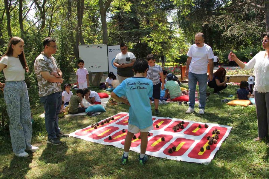 Türklere Özgü Unutulmaya Yüz Tutmuş Asırlık Oyunları Öğreniyorlar