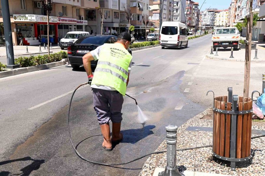 Manavgat Belediyesi, Temizlik Çalışmalarını Hızlandırdı